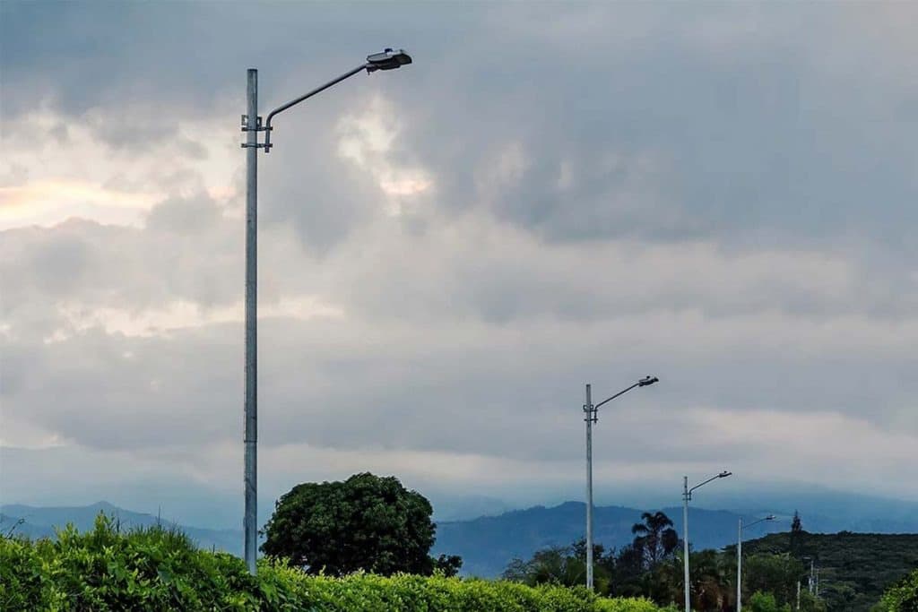 highway lighting system with photocell01
