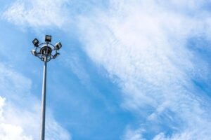 twist lock photocells compatible with vibration environments of high mast lights